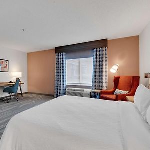 King Room Bath Tub Mobility Access